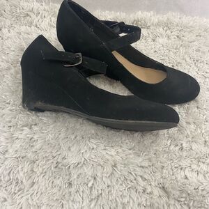 Black wedge Madeline Stuart size 8M shoes